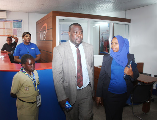 NAIBU WAZIRI WA VIWANDA NA BIASHARA ZANZIBAR ATEMBELEA BANDA LA NMB SABASABA