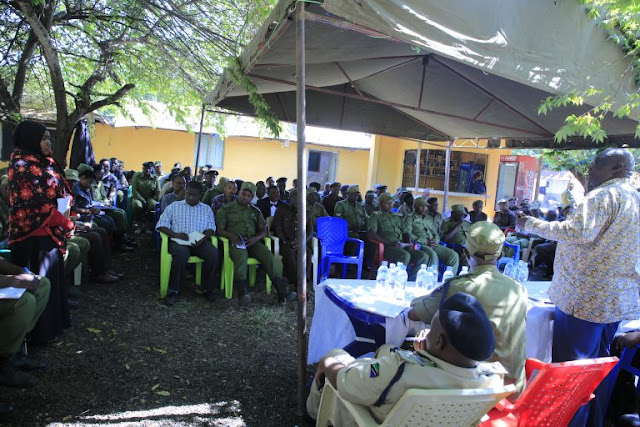 WAZIRI LUGOLA ATAKA VIONGOZI WA TAASISI ZAKE KUACHA KUWANYANYASA ASKARI, WATUMISHI RAIA