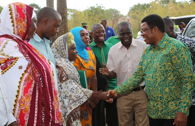 WAZIRI MKUU: TUTAIBADILI SHULE YA LIUGURU IWE YA WASICHANA TU