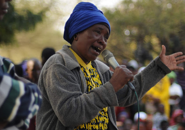 WAFUGAJI WAANGUA KILIO MBELE YA WAZIRI MPINA BAADA YA KUCHOMEWA NYUMBA NA MAZIZI, WAMLILIA RAIS MAGUFULI KUWASAIDIA CHAKULA NA MAHALI PA KUISHI