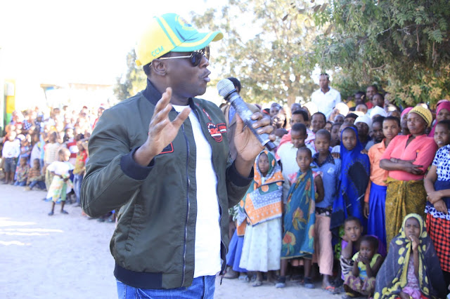 WANANCHI WA KIJIJI CHA MPETU MKOANI SINGIDA WAMPONGEZA MBUNGE KINGU