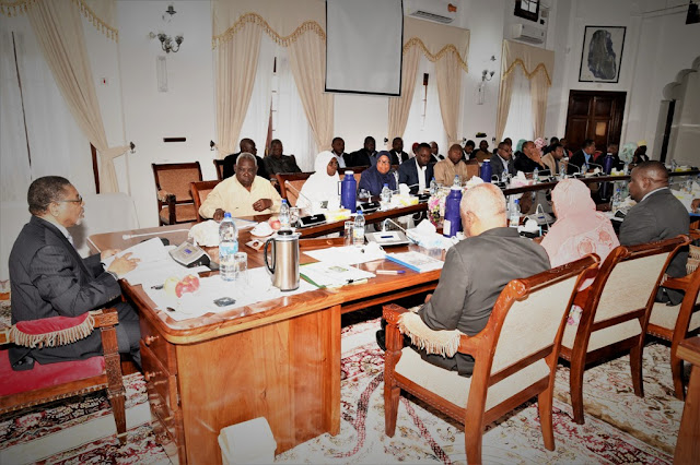 RAIS DKT. SHEIN AZUNGUMZA NA UONGOZI WA WIZARA YA BIASHARA NA VIWANDA ZANZIBAR