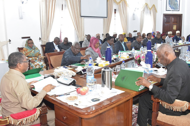 RAIS DKT.SHEIN AKUTANA NA UONGOZI WIZARA, KILIMO, MALIASILI, MIFUGO NA UVUVI