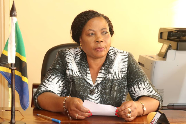 RC NDIKILO AANZA ZIARA YA VIWANDA 14 AMBAPO 13 ATAWEKA JIWE LA MSINGI NA KIMOJA ATAKIKAGUA