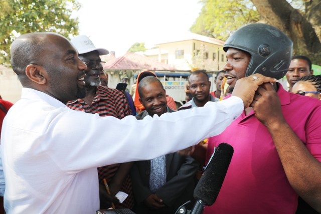 MASAUNI AONGOZA WAJUMBE WA BARAZA LA TAIFA LA USALAMA BARABARANI KUTOA ELIMU YA USALAMA BARABARANI VISIWANI ZANZIBAR