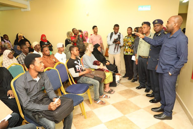 MASAUNI AKAGUA UANDIKISHWAJI VITAMBULISHO VYA TAIFA NA UTOLEWAJI WA PASI ZA KUSAFIRIA ZANZIBAR