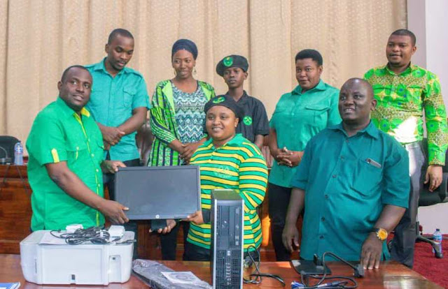 Ditopile akabidhi vitendea kazi kwa UVCCM Dar
