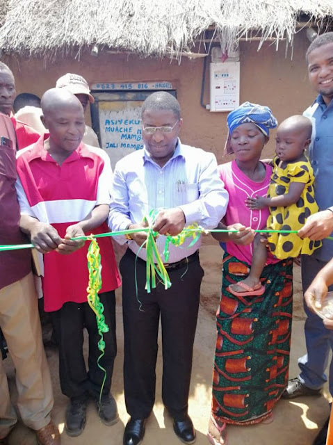 DKT.KALEMANI AENDELEZA KUKAGUA KAZI YA USAMBAZAJI UMEME VIJIJINI