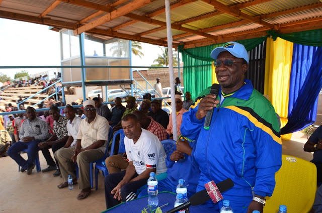 WAZIRI MWAKYEMBE AHAMASISHA UWEKEZAJI KATIKA VIWANDA, MADUKA MAKUBWA YA VIFAA VYA MICHEZO