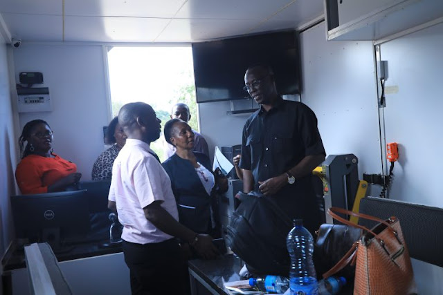 MKUU WA WILAYA YA UBUNGO APATIWA ELIMU KUHUSU MAHAKAMA INAYOTEMBEA