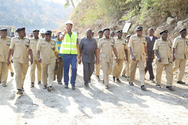 TIMU YA MAOFISA WAKUU WAANDAMIZI WA JESHI LA POLISI NA MAKAMANDA WA MIKOA NA VIKOSI KUTEMBELEA MRADI MKUBWA WA KUZALISHA UMEME KATIKA MTO RUFIJI