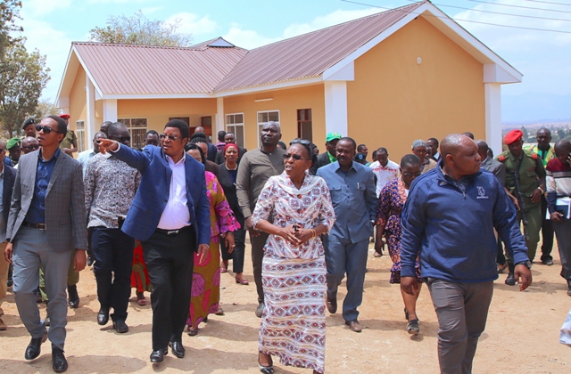 MAJALIWA AKAGUA UKARABATI WA CHUO CHA MAENDELEO YA WANANCHI,AWEKA JIWE LA MSINGI LA MRADI WA MAJI ILULA