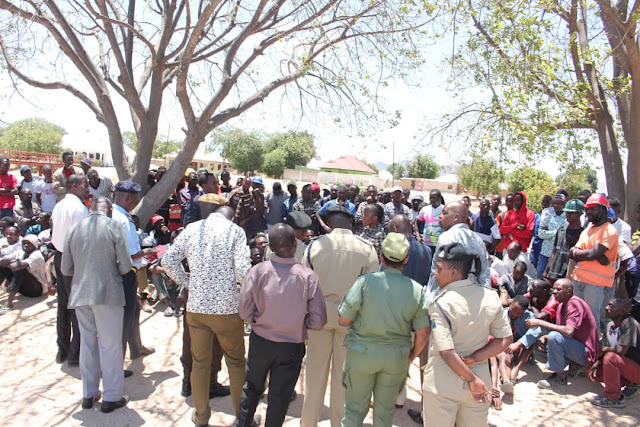 DC Katambi aingilia kati mgogoro kati ya wafanyakazi na mkandarasi wa miradi ya Soko na Stendi ya Mabasi