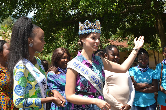 MLIMWENDE WA DUNIA ATOA ELIMU YA HEDHI SALAMA KWA WANAFUNZI WA SHULE YA SEKONDARI MOSHONO