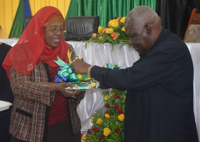 MAKAMU WA PILI WA RAIS AZINDUA SERA YA VIWANDA ZANZIBAR