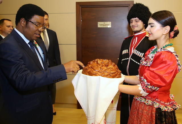 WAZIRI MKUU KASSIM MAJALIWA AWASILI URUSI KUMWAKILISHA JPM MKUTANO BAINA YA WAKUU WA NCHI NA SERIKALI WA AFRIKA NA URUSI