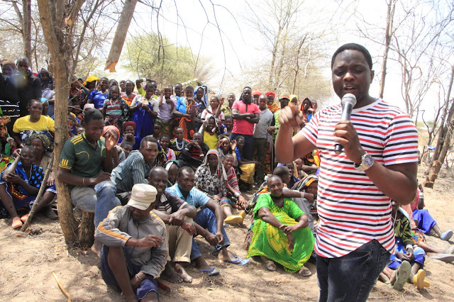 WANANCHI MAKUNGU WAMSHUKURU RAIS MAGUFULI NA KINGU KUWACHIMBIA MAJI