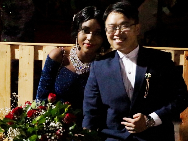 Bw. Jianpo Zhang na mkewe Shamsa Shaban Zhang wafurahia ndoa yao