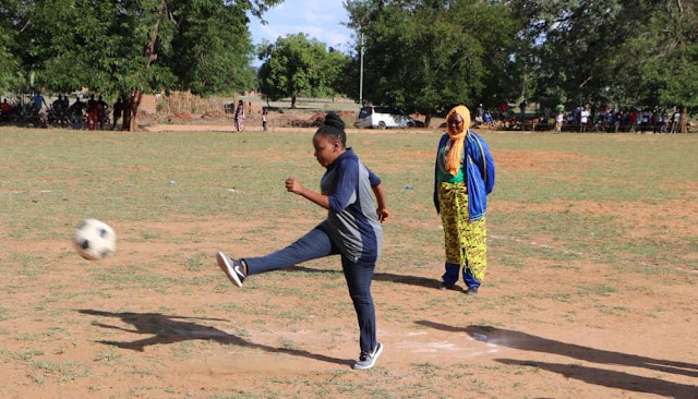 NAIBU WAZIRI SHONZA AZINDUA MCHEZO FAINALI YA KIMSESE CUP KONDOA