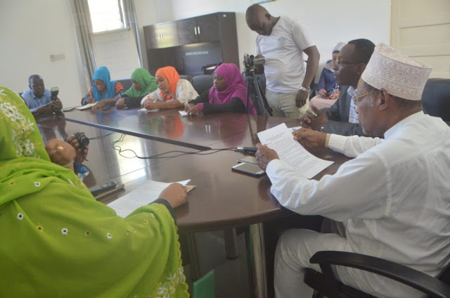 WAZIRI WA AFYA AZUNGUMZA NA WAANDISHI ZANZIBAR.