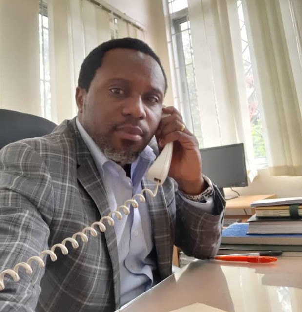 WAFANYAKAZI ZAIDI YA 100 WAMLILIA RAIS MAGUFULI ,WAMUOMBA AWASAIDIE ILI WALIPWE STAHIKI ZAO