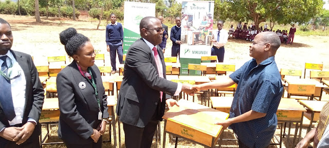 BENKI YA TPB YAMWAGA VIFAA SHULE MBILI ZA SEKONDARI MBILI