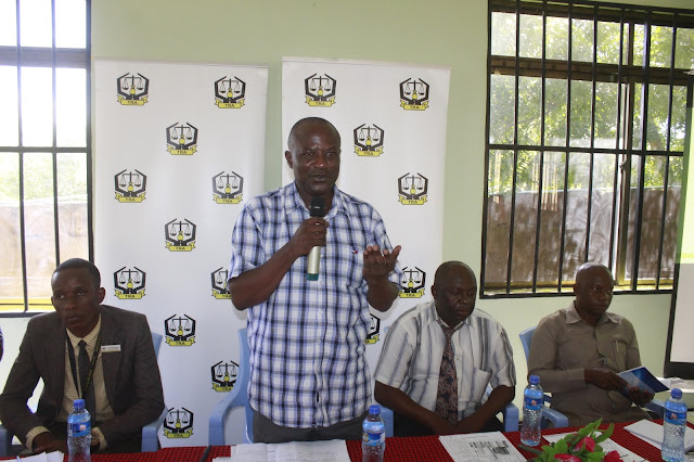 DC MKINGA AWATAKA WENYEVITI WAPYA KUACHA KUJISHUGHULISHA NA BIASHARA MAGENDO