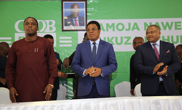 WAZIRI MKUU AWATAKA WAKANDARASI NA WAZABUNI KUCHANGAMKIA FURSA ZA FEDHA NDANI YA BENKI YA CRDB KUJIWEZESHA KIFEDHA ILI KUMALIZA MIRADI KWA WAKATI
