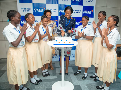 Wanafunzi wafaidika na elimu ya kuweka akiba kupitia Benki ya NMB