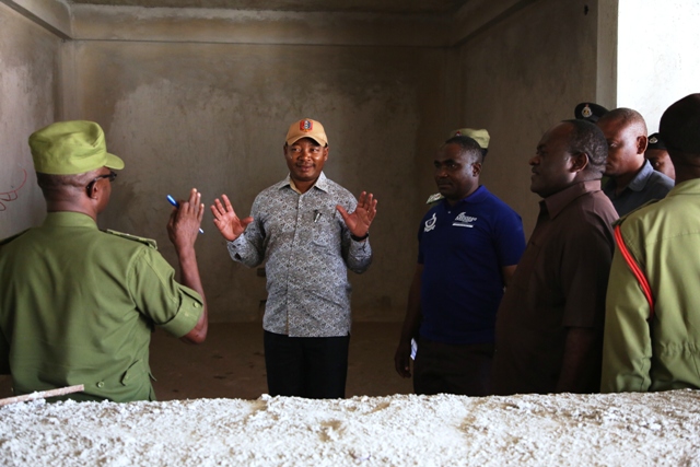 KATIBU MKUU WIZARA YA MAMBO YA NDANI YA NCHI AFANYA UKAGUZI WA UJENZI WA JENGO LA MAKAO MAKUU JESHI LA ZIMAMOTO NA UOKOAJI JIJINI DODOMA