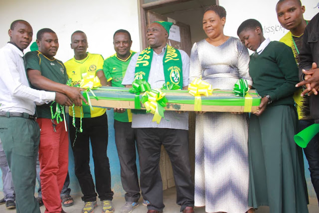 TAWI LA YANGA MAFINGA WAKABIDHI TANKI NA PAMPU ZA MAJI KWA SHULE YA SEKONDARI IYONGOLE