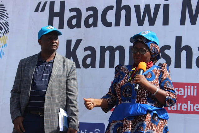 TCRA YAENDELEA KUHAMASISHA USAJILI WA LAINI ZA SIMU KWA ALAMA ZA VIDOLE MKOANI SINGIDA