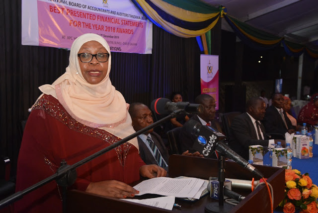 NBAA YATOA TUZO ZA UMAHILI KATIKA UANDAAJI WA TAARIFA ZA FEDHA YA MWAKA 2018 KWA MAKAMPUNI, TAASISI PAMOJA NA MASHIRIKA