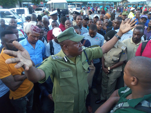 MUSLIM:DEREVA ABIRIA NI DHAMANA YAKO HAKIKISHA UNAMFIKISHA SALAMA AENDAPO