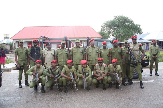 IGP SIRRO AKIWA NA KIKOSI CHA KUTULIZA GHASIA MKOA WA SIMIYU