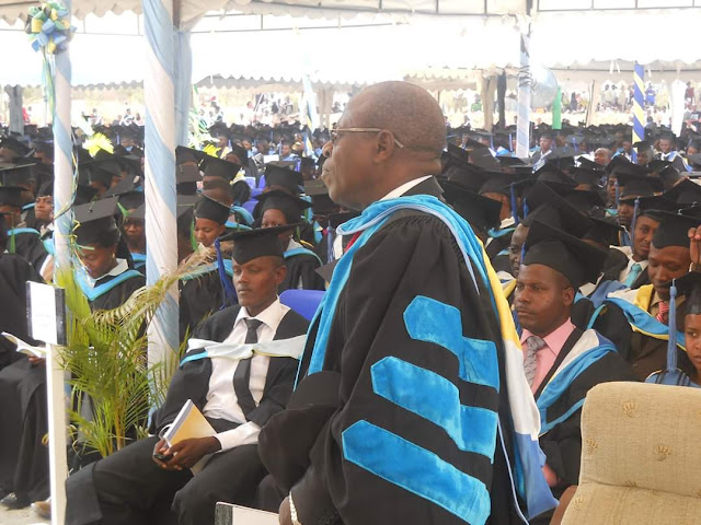 DKT. MUHAMMED SEIF KHATIBU, MTUNUKIWA WA KWANZA WA PhD CHUO KIKUU CHA DODOMA