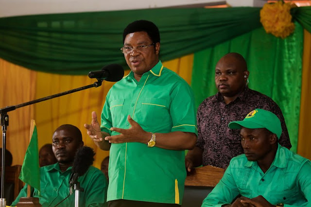 WAZIRI MKUU ATOA AGIZO KWA WAKUU WA MIKOA,Ataka ujenzi wa vyumba vya madarasa ukamilishwe
