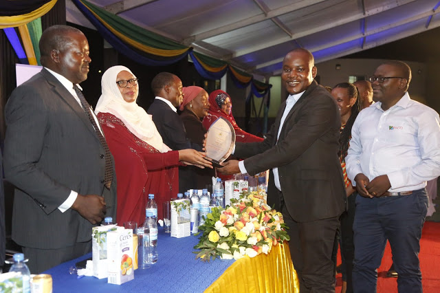 Benki ya NMB yatwaa Tuzo ya NBAA kwa mwaka mwingine mfululizo.