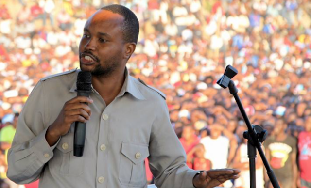 MNYIKA, LEMA NDANI YA MAGANDWA,CCM KIJANI NA NJANO YAO WAKATI WA SHEREHE ZA UHURU