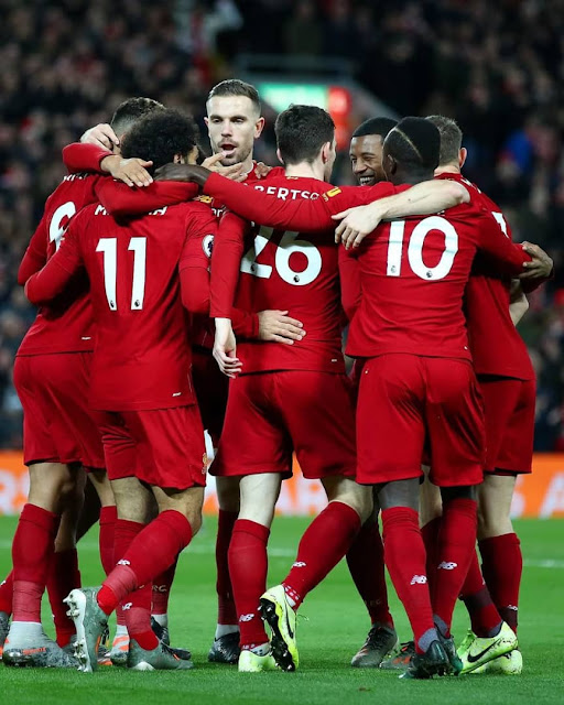 Usiku wa manane na Hayati Bill Shankly uwanjani Anfield