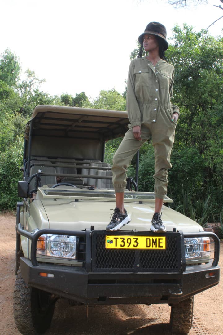 FLAVIANA MATATA AONGOZA WANAMITINDO WENZAKE KUTEMBELEA HIFADHI YA SERENGETI