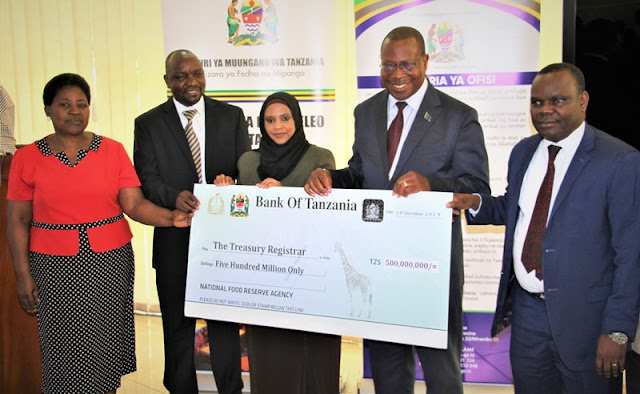“Kwa mchango huu wa milioni 500 wa NFRA, umeonyesha kuwa si Taasisi ya kupoteza fedha za Serikali” – Dkt. Mpango
