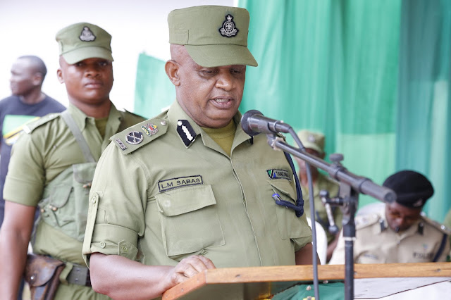 KAMISHNA WA OPERESHENI NA MAFUNZO CP LIBERATUS SABAS, AONGOZA VIKOSI MAALUM KUFANIKISHA KUWATAFUTA WATU WALIOHUSIKA NA MAUAJI YA WATU WANNE WA FAMILIA MOJA YA MZEE, PETRO SAGALIKA