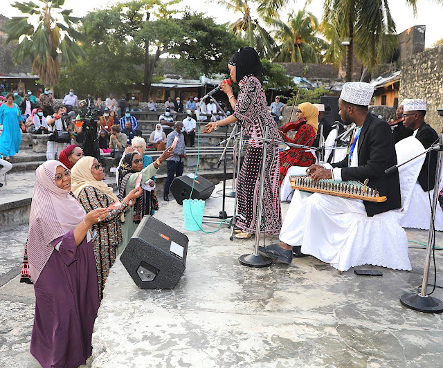 Shuhudia  Mhe. Rais Samia Suluhu Hassan akirekodi Kipindi Kitakachotangaza Utalii, Biashara na Uwekezaji Nchini Tanzania.