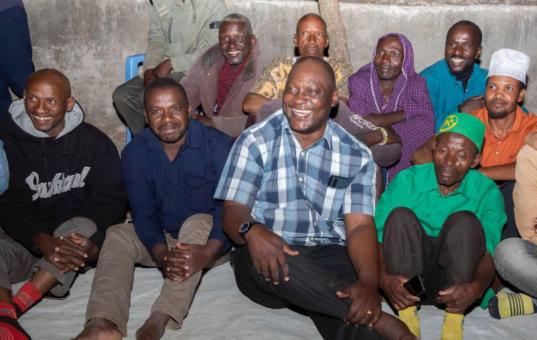 SHUHUDIA  CHONGOLO ALIVYOLALA KWA  MWENYEKITI WA SHINA  NAMBA 35 (BALOZI WA NYUMBA 10) HUKO SIMANJIRO