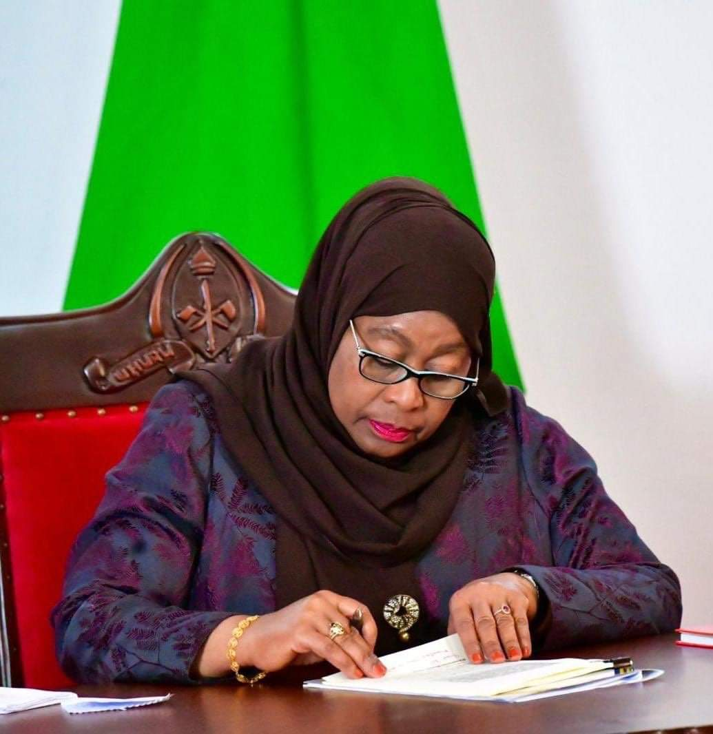 BREAKING NEWS: RAIS SAMIA AFANYA UHAMISHO WA WAKUU WA MIKOA...MAJINA HAYA HAPA