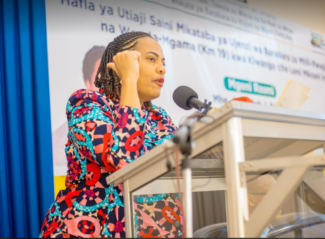 TARURA YASAINI MIKATABA YA UJENZI WA  BARABARA ZA MTILI - IFWAGI NA WENDA - MGAMA CHINI YA MRADI WA RISE ,UTATUMIA ZAIDI YA BIL.822