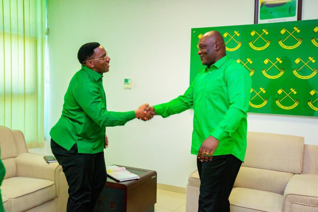 Mwenezi Makonda na Rabia Waripoti kwa Katibu Mkuu Chongolo