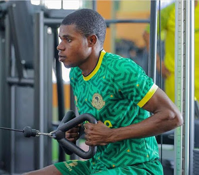 Inasemekana Max Nzengeli Alikataliwa na Simba Kisa hiki hapa