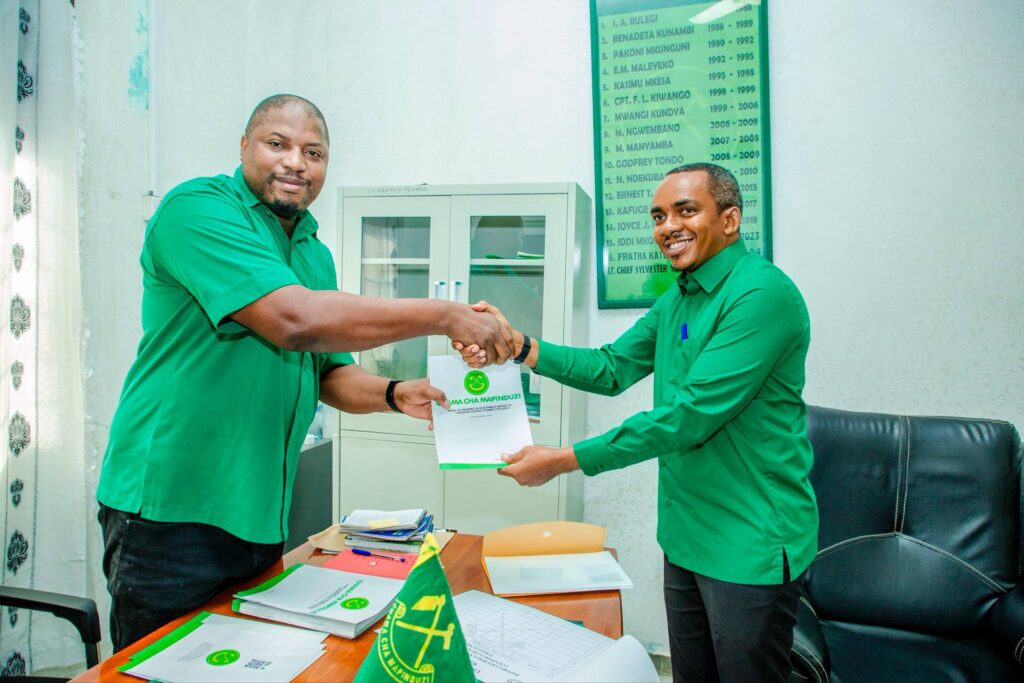 Jerry Silaa achukua fomu kuomba ridhaa ya kugombea Ubunge Ukonga